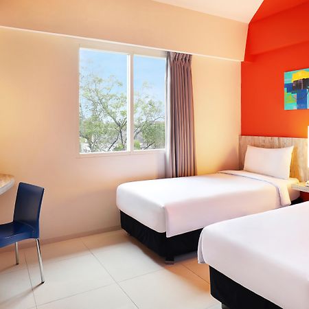 Primera Hotel Seminyak Exteriör bild