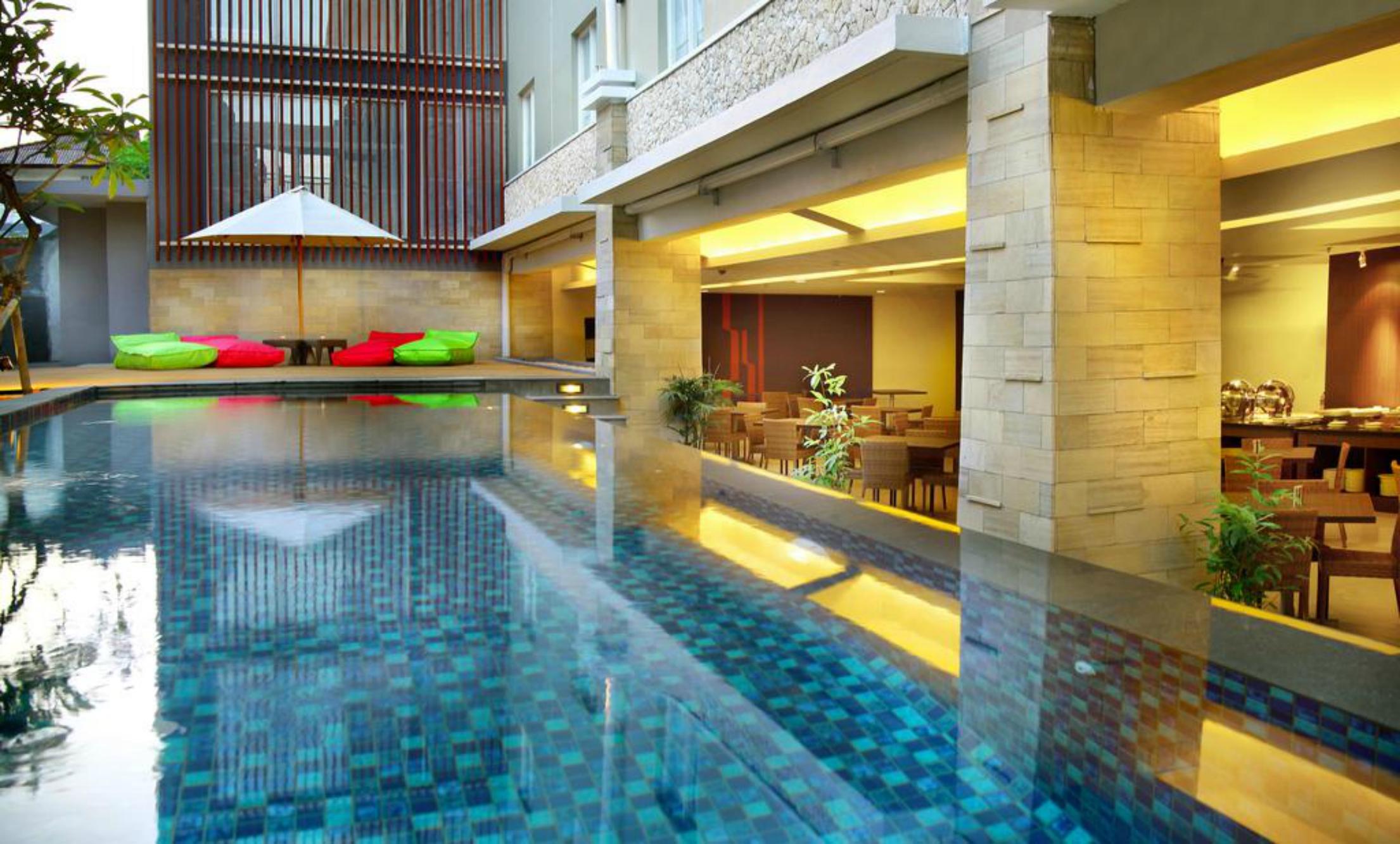 Primera Hotel Seminyak Exteriör bild