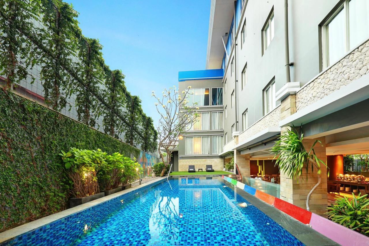 Primera Hotel Seminyak Exteriör bild