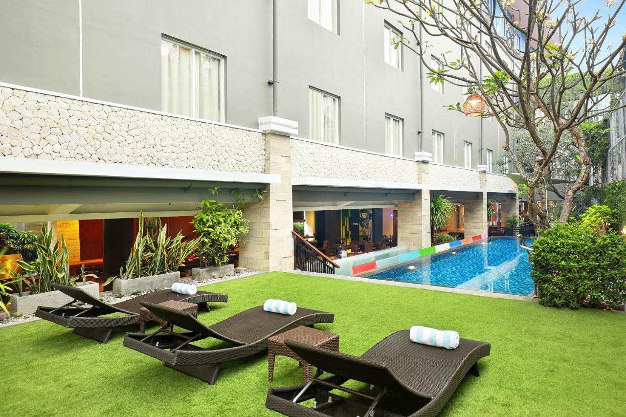 Primera Hotel Seminyak Exteriör bild